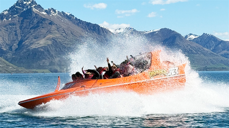 Thunder Jet Family - 30 mins